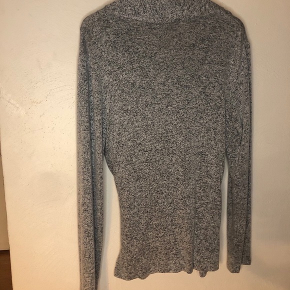 Tahari Sweater - Picture 2 of 7